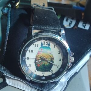 Nature Scene Round Face Wristwatch - Black Strap